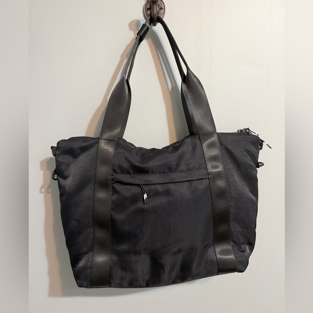 Fabletics Everyday Tote - Picture 13 of 15